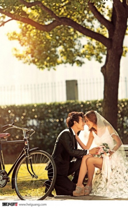 [婚纱图片]唯美幸福单车恋人婚纱摄影照片第1张