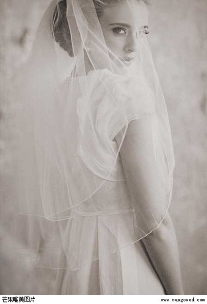 唯美神圣的欧美婚纱摄影图片第1张