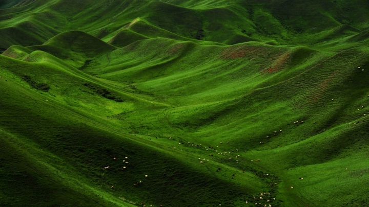 新疆一望无际的山脉风景图片第1张