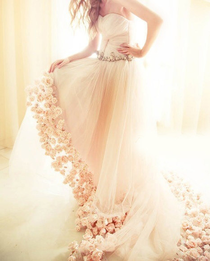 唯美时尚新娘婚纱摄影图片第1张