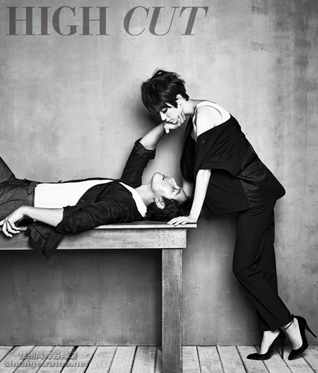 韩国明星郑宇成《HIGH CUT》黑白写真图片第2张