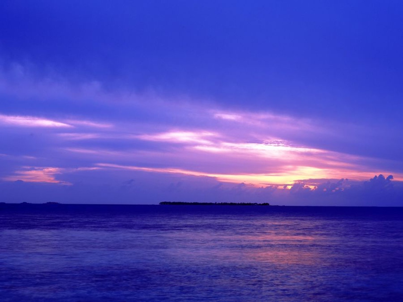 风景图片海边沙滩蓝天白云组图第4张