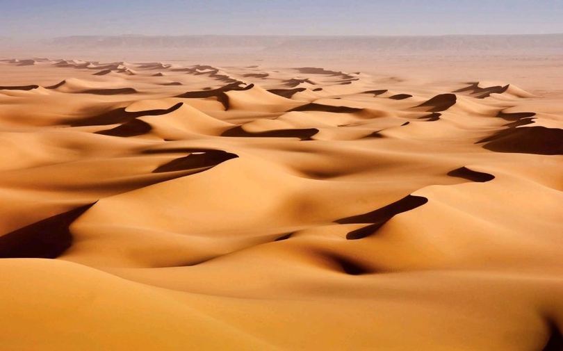 风景图片荒凉的沙漠唯美组图第8张