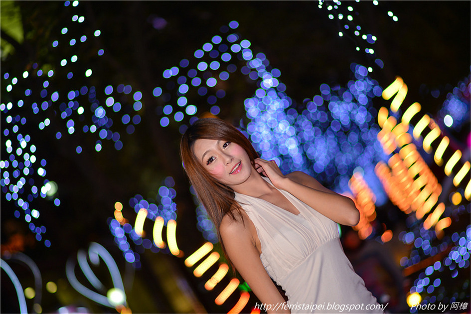 [美女写真] 小雪 Winnie台南耶诞夜拍第1张
