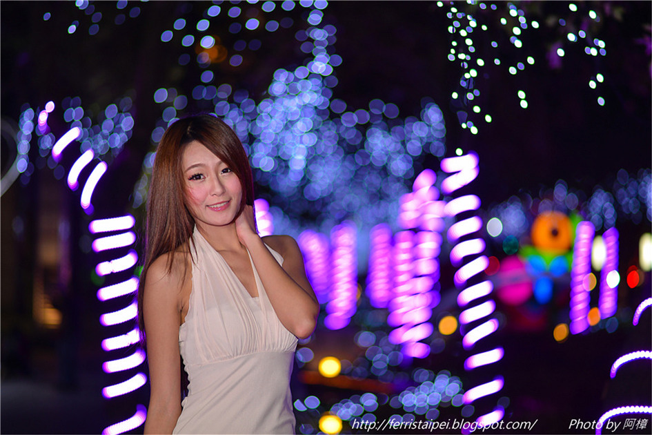 [美女写真] 小雪 Winnie台南耶诞夜拍第2张