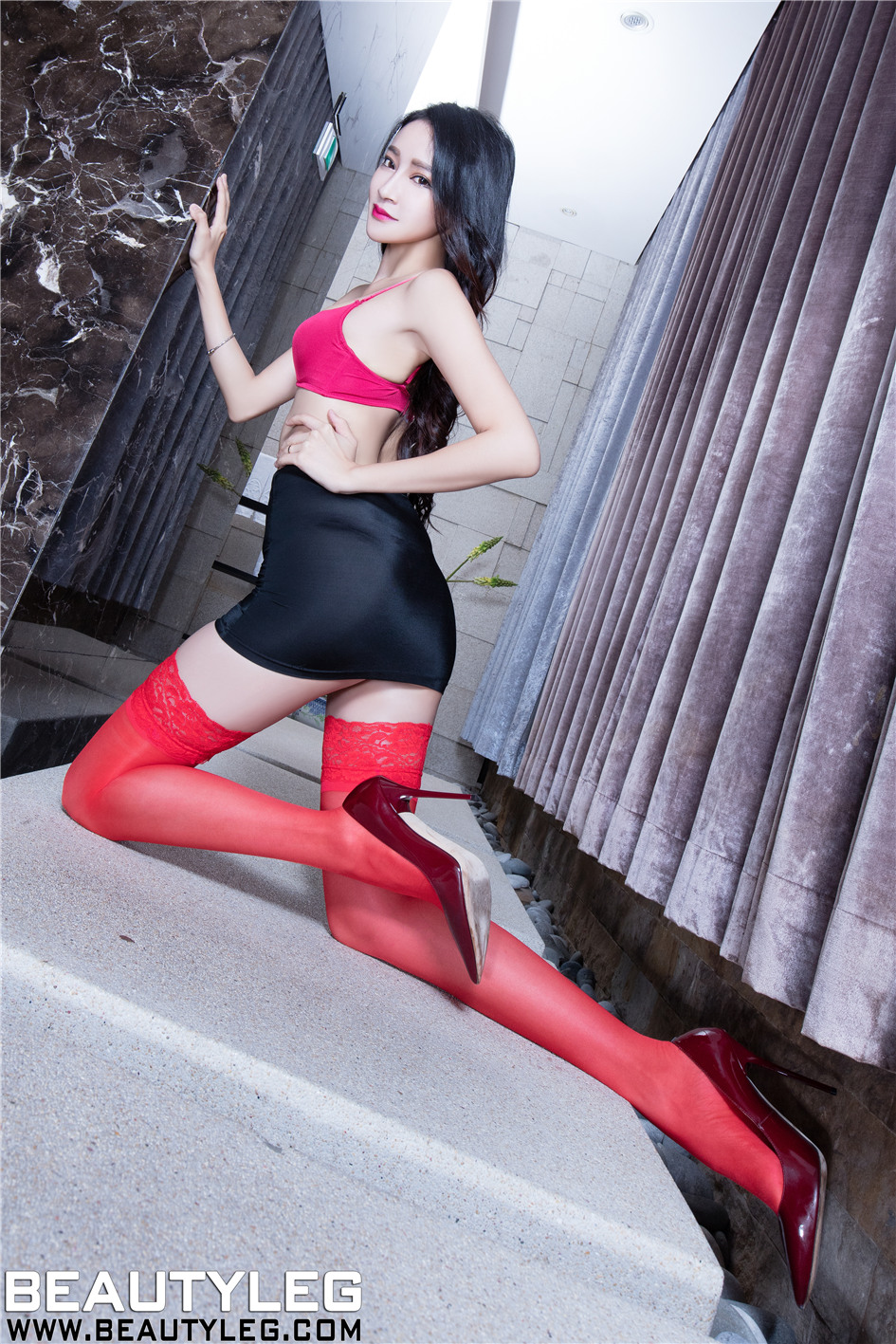 [Beautyleg] 红色丝袜美女Avril超短裙美腿高清图片 No.1376第4张