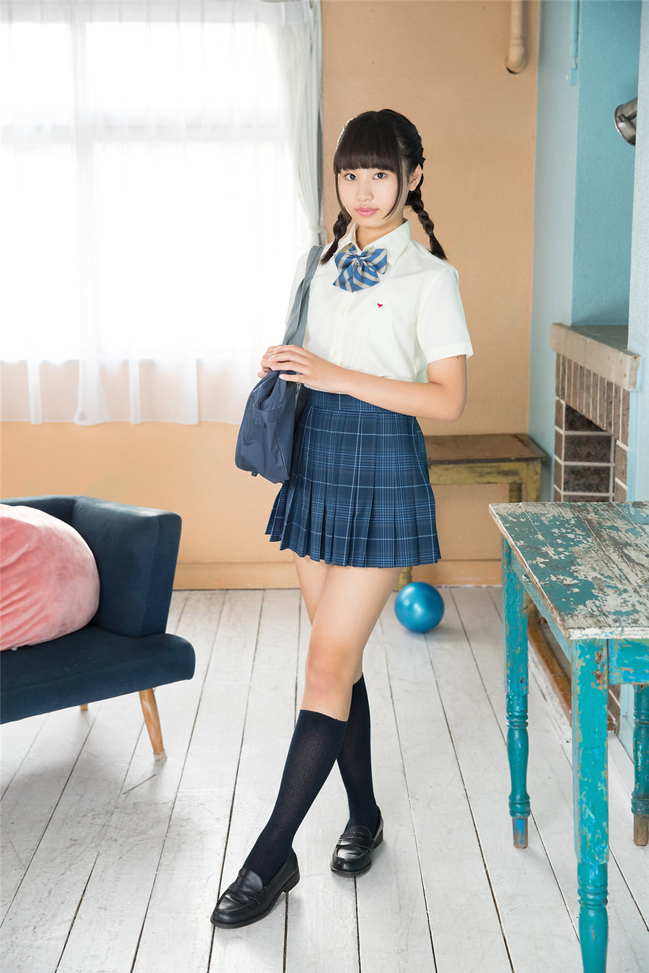 Minisuka.tv 日本美女宮丸くるみ校服内衣艺术写真图片 NO.672第2张