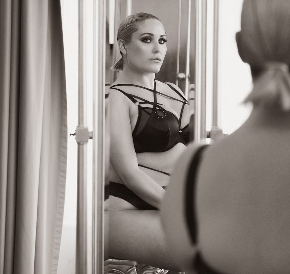 大码美女模特Hayley Hasselhoff杂志大片性感图片第5张
