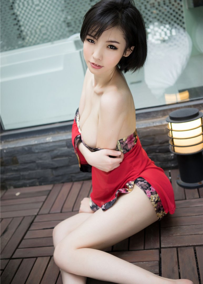 古典气质嫩模Jenny佳妮中国风睡衣魅惑写真第5张