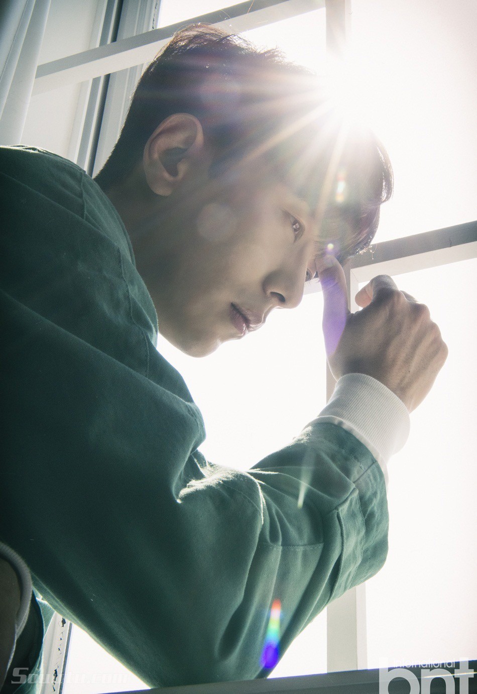 韩国单眼皮帅哥尹贤旻 潮流时尚写真。第1张