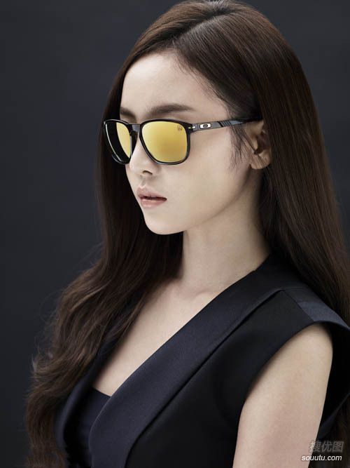 韩团具荷拉时尚代言写真-眼镜的魅力第9张